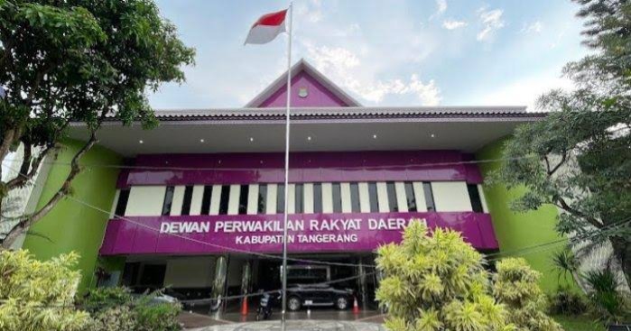 Buntut Raport Merah Bupati, AMPP Surati Dewan Minta Audiensi, (foto gedung DPRD Kabupaten Tangerang/red/Han/suarageram.co)